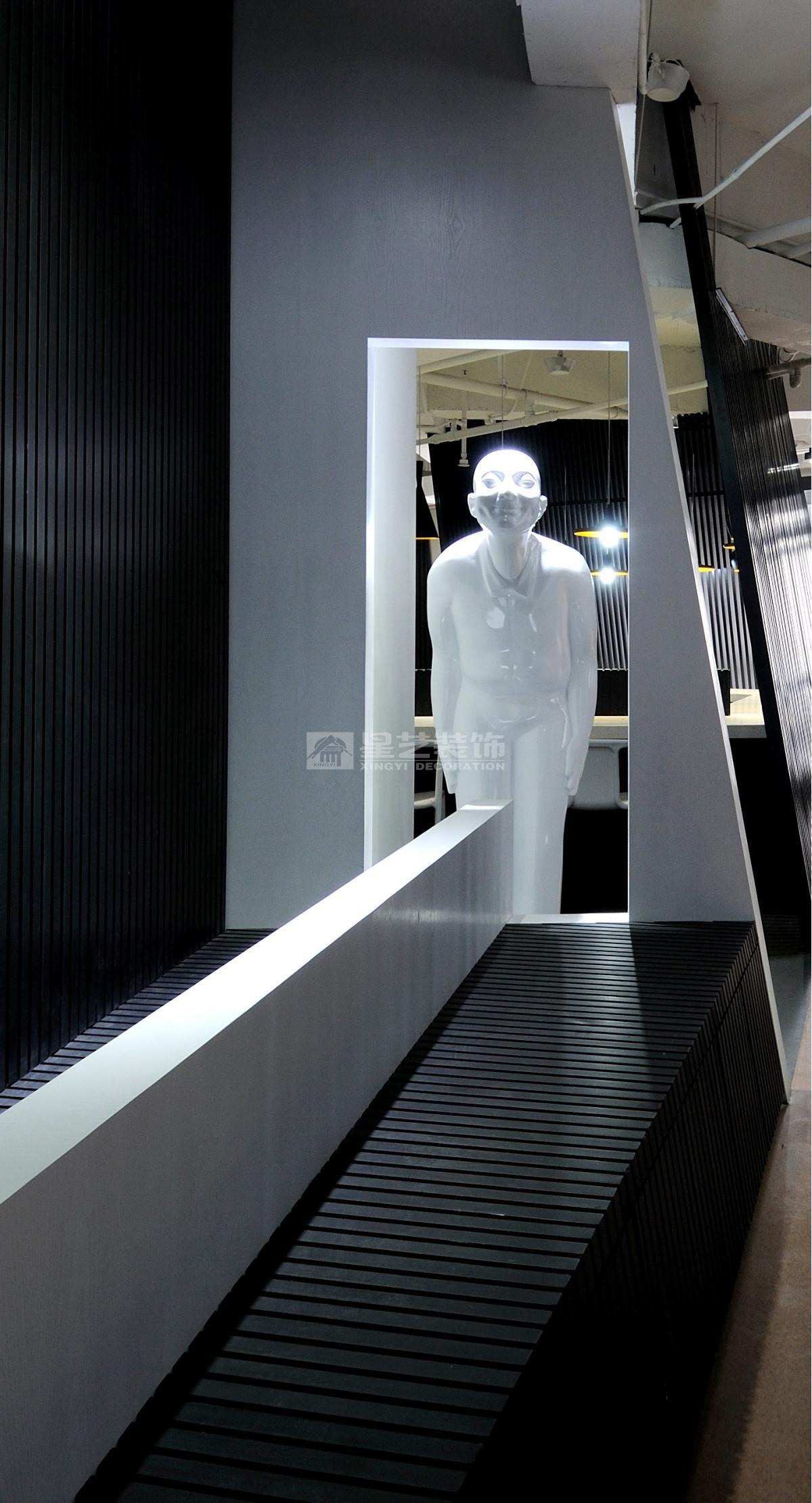 實景-“墨記”之南方都市報辦公空間設(shè)計