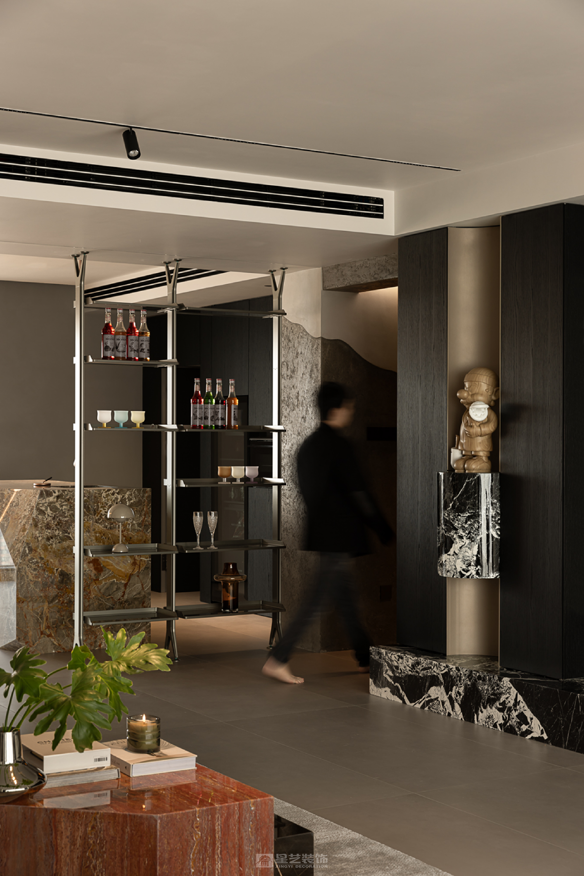 引光為墨繪寫自由生長的靈魂場域